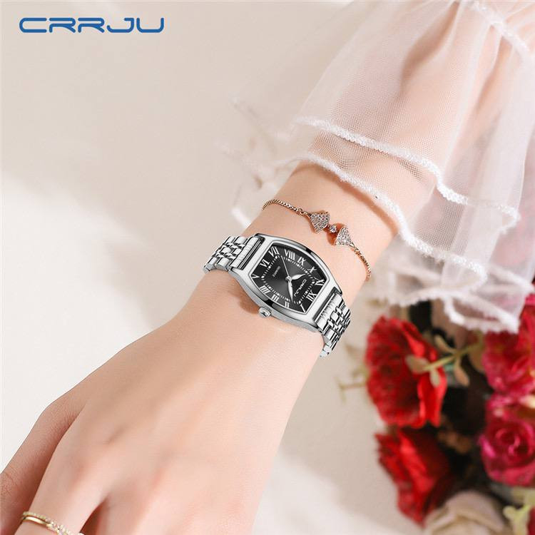 ساعت مچی زنانه سرجیو crrju اورجینال مدل ۵۰۱۳ موتور ژاپن بند نقره ای صفحه مشکی
